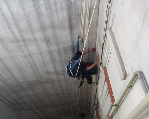 VOLVER A IM&Aacute;GENES TRABAJOS VERTICALES